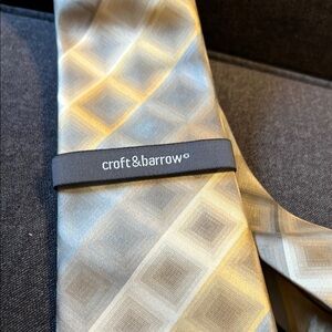 Croft & Barrow Gold and Gray Geometric Silk Tie NWT